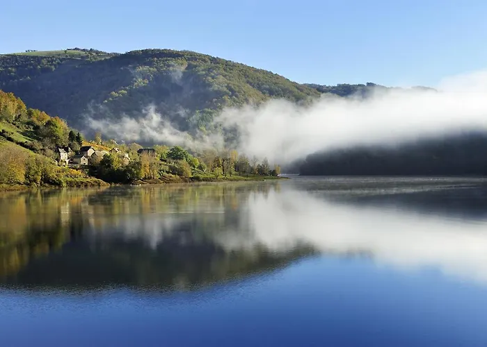 לינה וארוחת בוקר Le Relais Du Coustoubi Campouriez