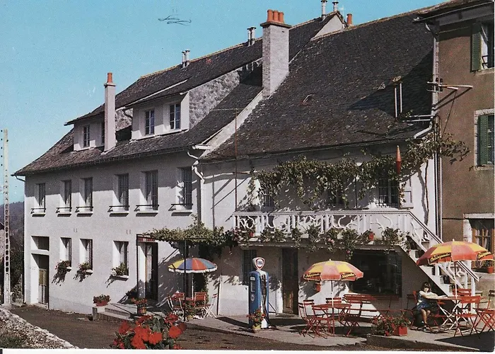 Le Relais Du Coustoubi לינה וארוחת בוקר